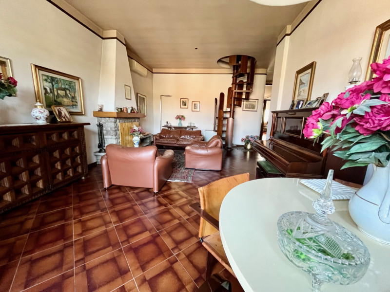 Immagine 3 di Casa indipendente in vendita  a Mondolfo