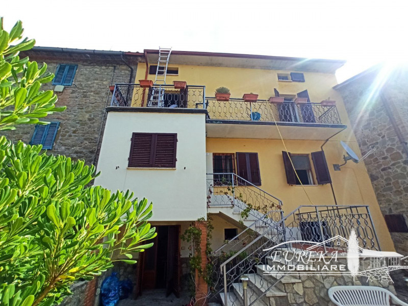 Immagine 1 di Villetta a schiera in vendita  in VERNAZZANO a Tuoro Sul Trasimeno