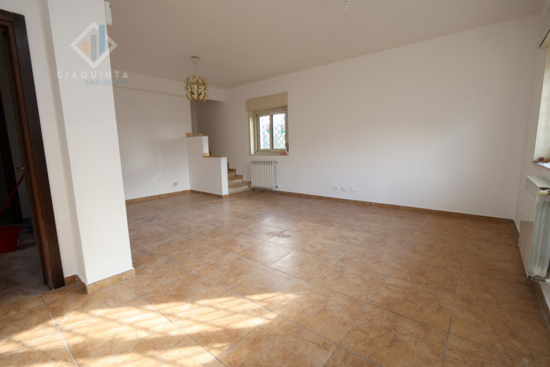 Immagine 4 di Casa indipendente in vendita  in via Enrico Fermi n.04 a Mascalucia