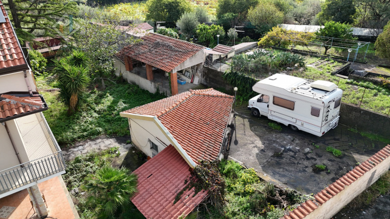 Immagine 12 di Casa indipendente in vendita  in via Enrico Fermi n.04 a Mascalucia