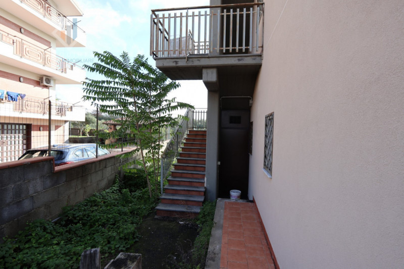 Immagine 13 di Casa indipendente in vendita  in via Enrico Fermi n.04 a Mascalucia