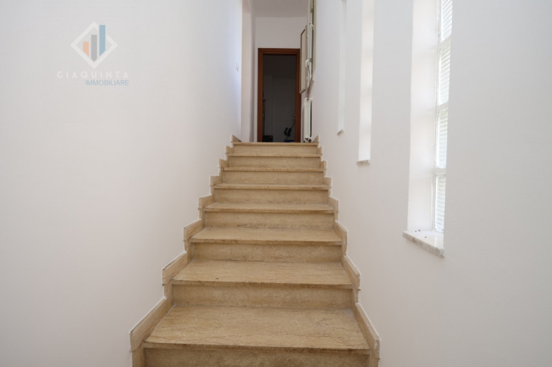 Immagine 14 di Casa indipendente in vendita  in via Enrico Fermi n.04 a Mascalucia