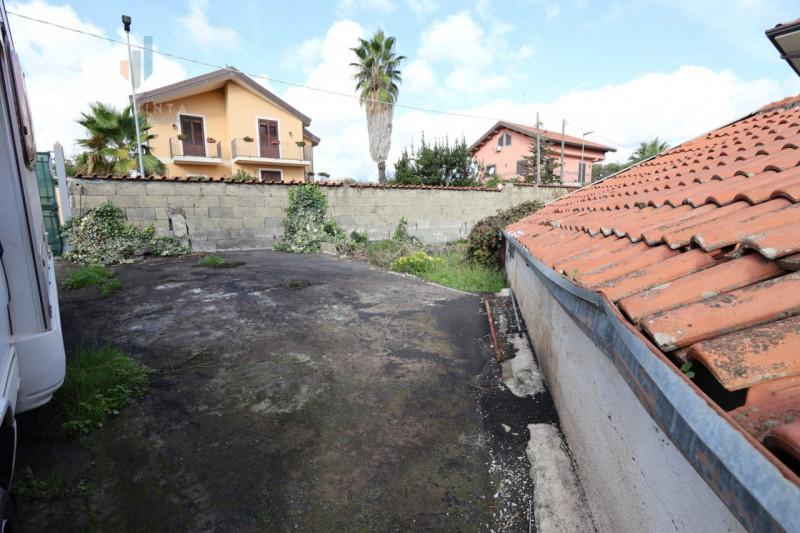 Immagine 17 di Casa indipendente in vendita  in via Enrico Fermi n.04 a Mascalucia