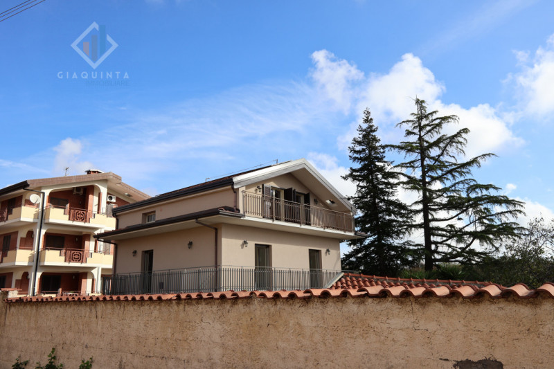 Immagine 26 di Casa indipendente in vendita  in via Enrico Fermi n.04 a Mascalucia