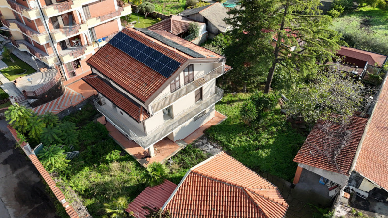 Immagine 29 di Casa indipendente in vendita  in via Enrico Fermi n.04 a Mascalucia