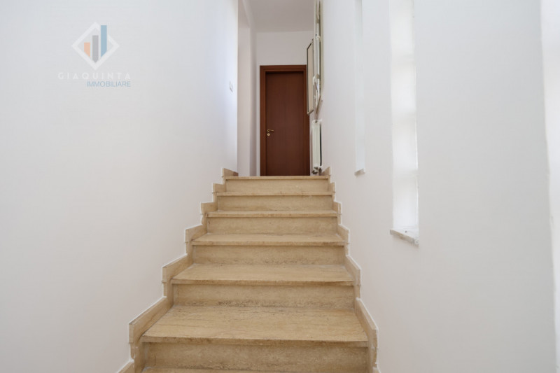 Immagine 32 di Casa indipendente in vendita  in via Enrico Fermi n.04 a Mascalucia