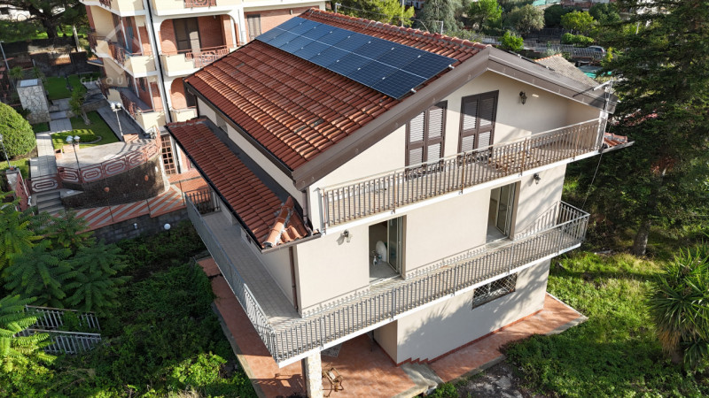 Immagine 36 di Casa indipendente in vendita  in via Enrico Fermi n.04 a Mascalucia