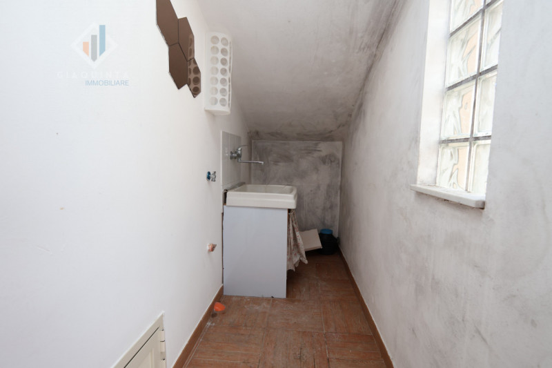 Immagine 42 di Casa indipendente in vendita  in via Enrico Fermi n.04 a Mascalucia