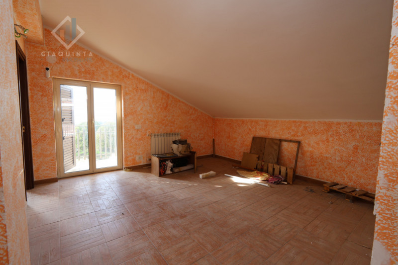 Immagine 46 di Casa indipendente in vendita  in via Enrico Fermi n.04 a Mascalucia