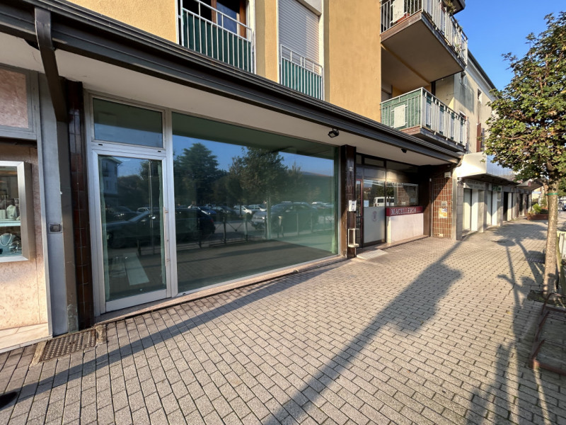 Immagine 8 di Negozio in affitto  in via IV Novembre a Mestrino