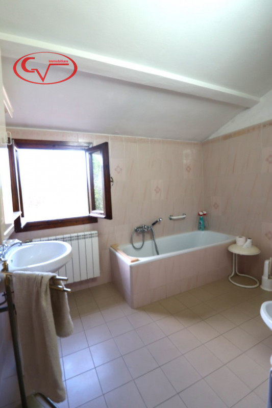 Immagine 23 di Appartamento in vendita  in Via Senese a Bucine