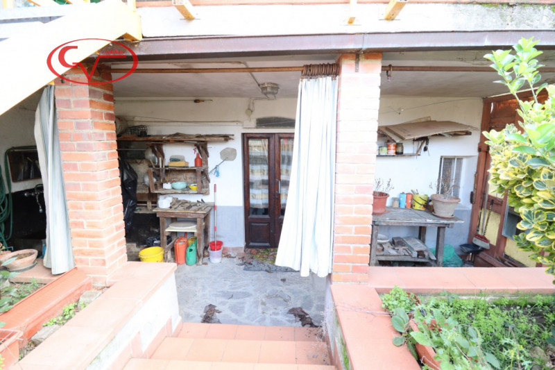 Immagine 37 di Appartamento in vendita  in Via Senese a Bucine