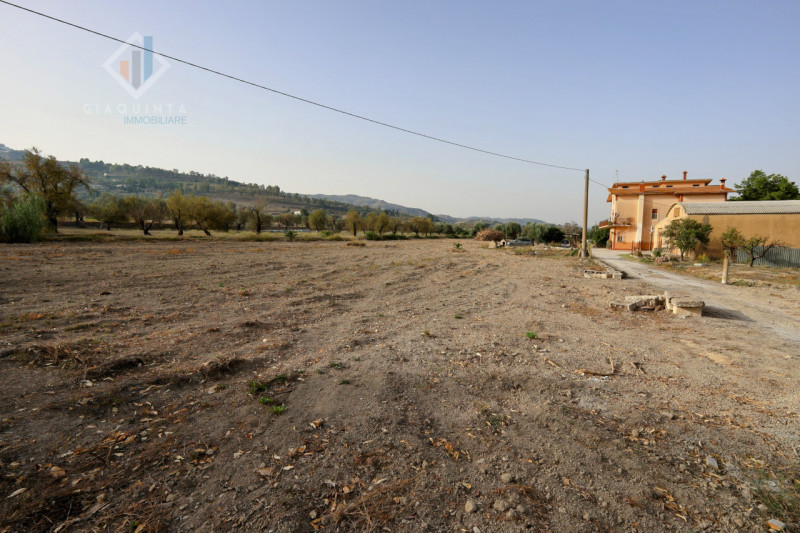 Immagine 16 di Rustico / casale in vendita  in SS385 a Mineo