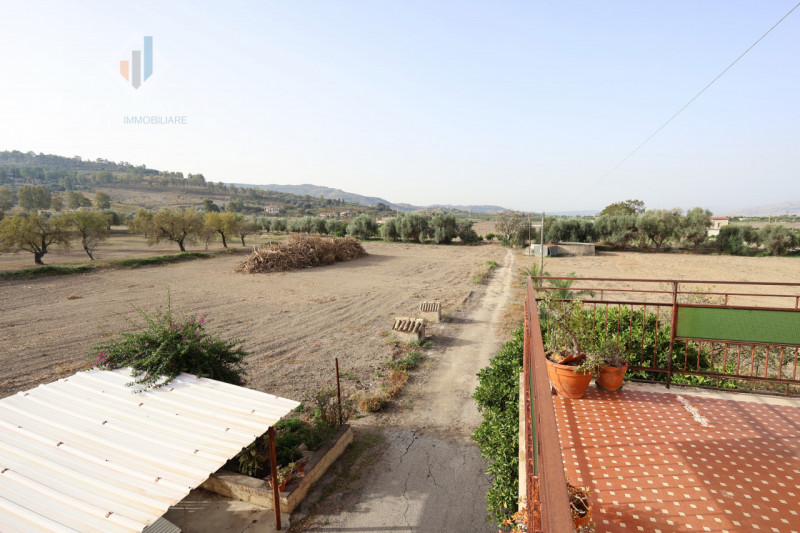 Immagine 37 di Rustico / casale in vendita  in SS385 a Mineo
