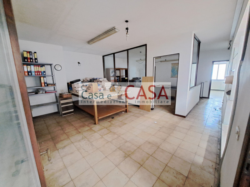 Immagine 3 di Ufficio in vendita  in Viale della Navigazione interna 82 a Noventa Padovana