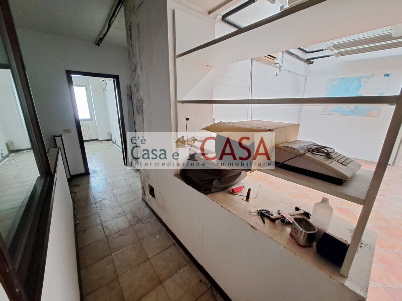 Immagine 5 di Ufficio in vendita  in Viale della Navigazione interna 82 a Noventa Padovana