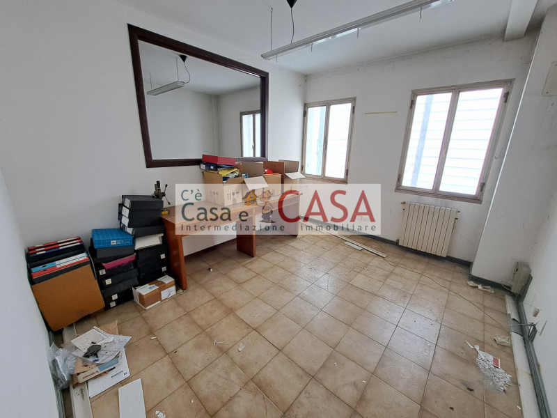 Immagine 6 di Ufficio in vendita  in Viale della Navigazione interna 82 a Noventa Padovana