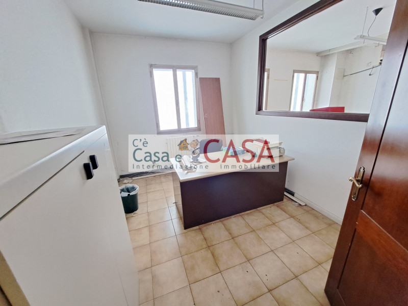 Immagine 8 di Ufficio in vendita  in Viale della Navigazione interna 82 a Noventa Padovana