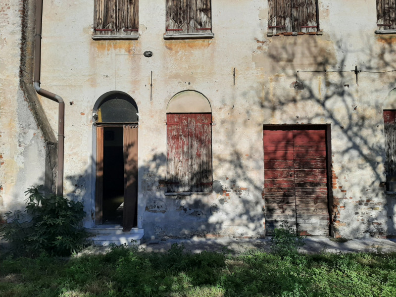 Immagine 3 di Ufficio in vendita  a Paese