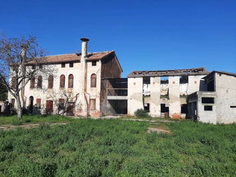 Immagine 5 di Ufficio in vendita  a Paese