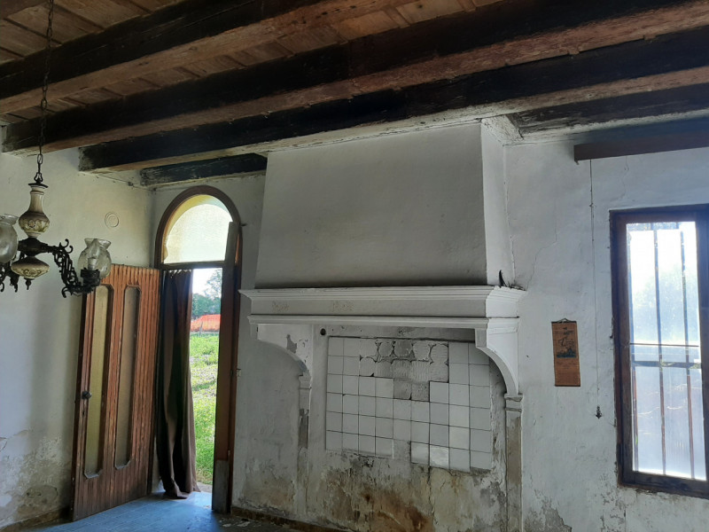 Immagine 8 di Ufficio in vendita  a Paese