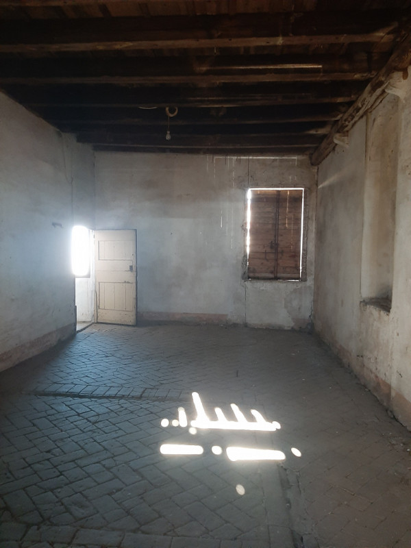 Immagine 11 di Ufficio in vendita  a Paese