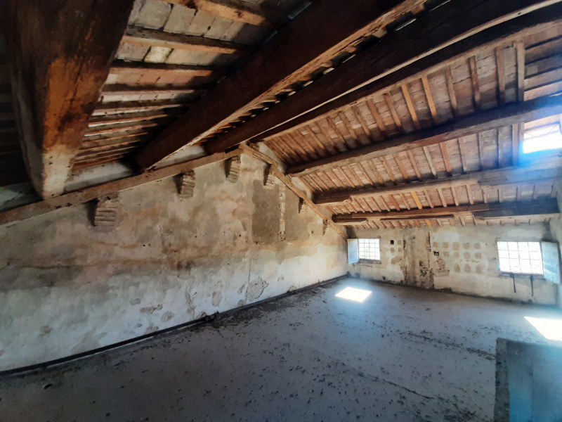 Immagine 13 di Ufficio in vendita  a Paese