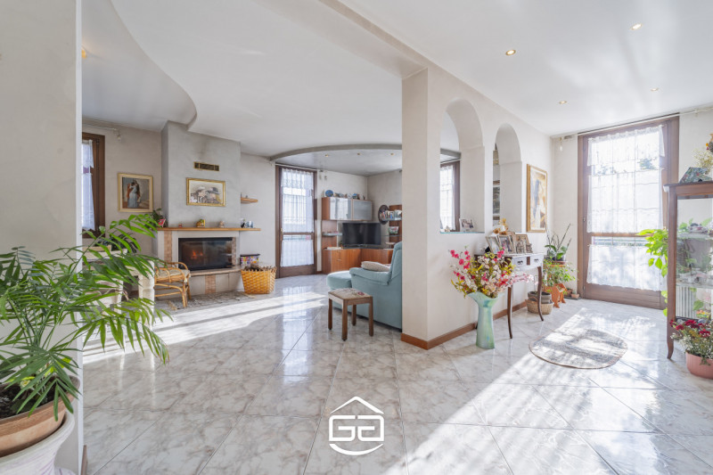 Immagine 1 di Villa in vendita  in Via Roare, 46 a Villaverla