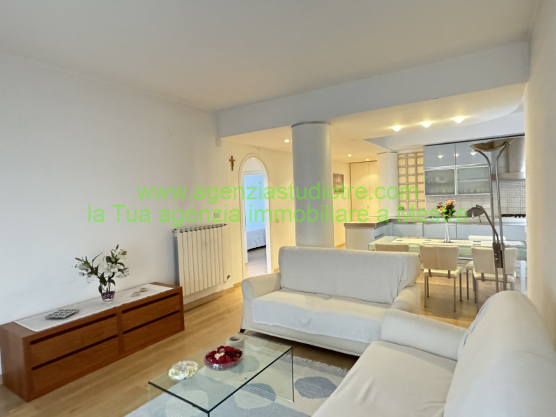 Immagine 5 di Appartamento in vendita  in via fogazzaro a Venezia