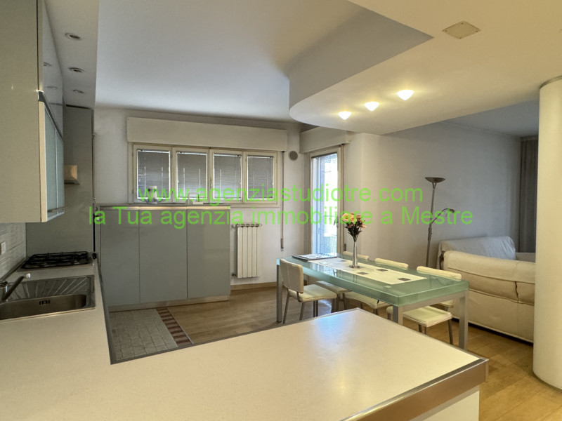 Immagine 7 di Appartamento in vendita  in via fogazzaro a Venezia