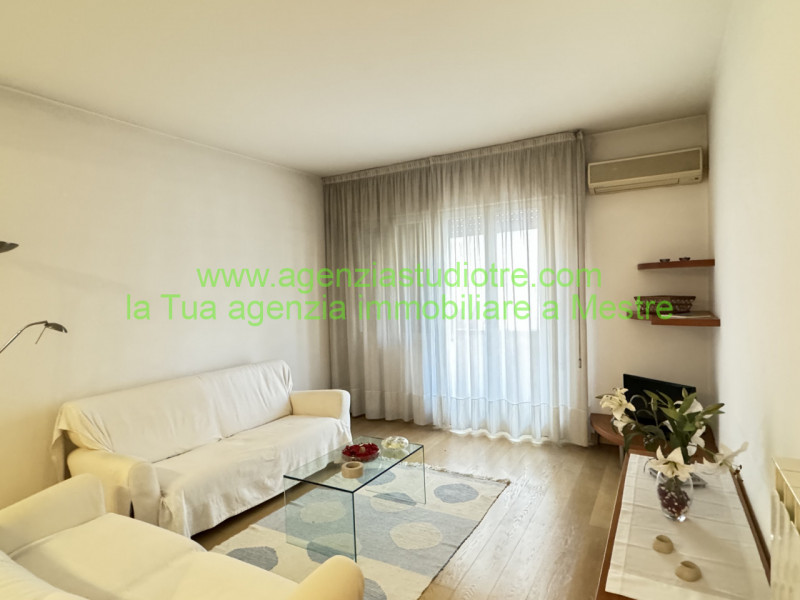 Immagine 8 di Appartamento in vendita  in via fogazzaro a Venezia