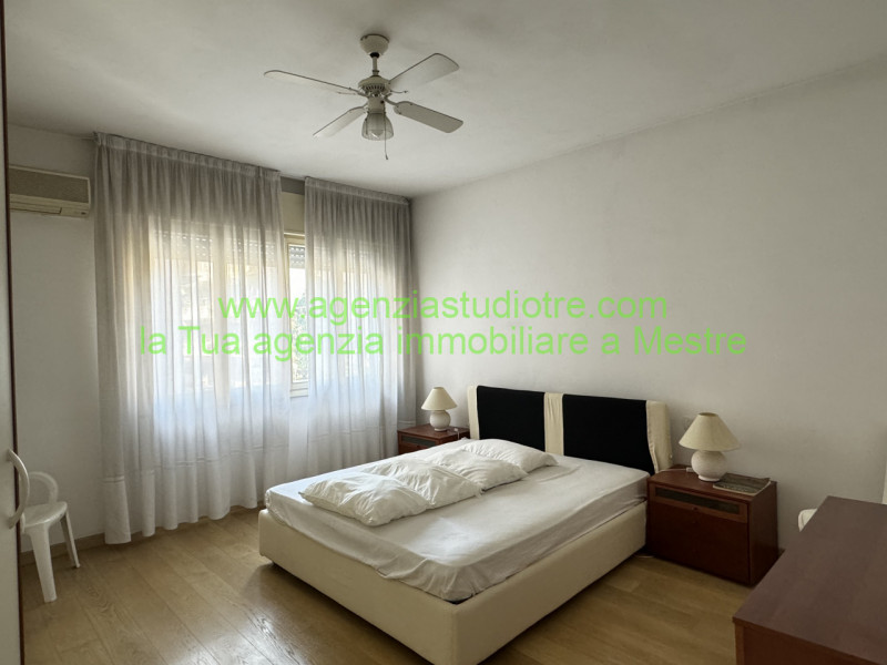 Immagine 9 di Appartamento in vendita  in via fogazzaro a Venezia