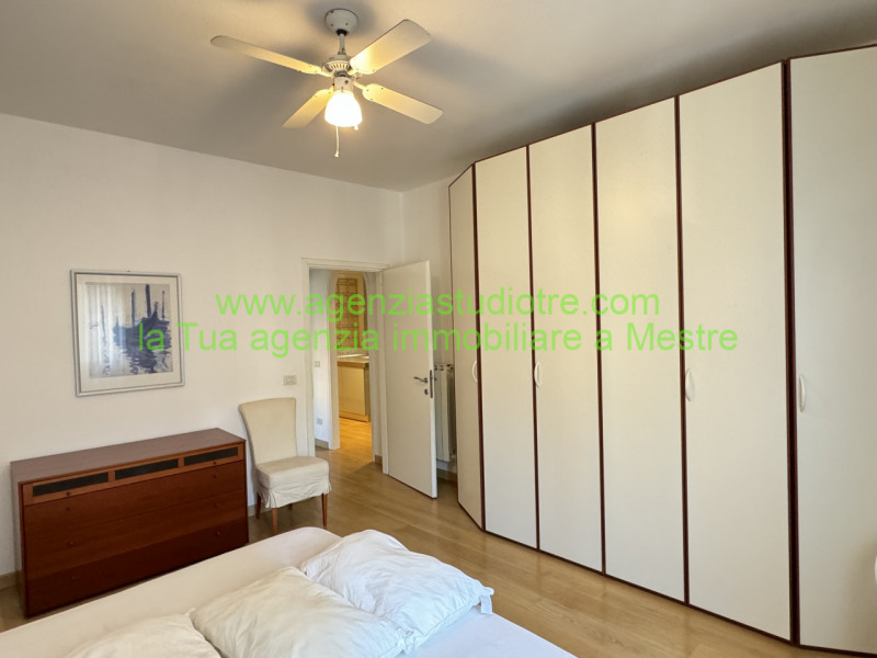 Immagine 11 di Appartamento in vendita  in via fogazzaro a Venezia