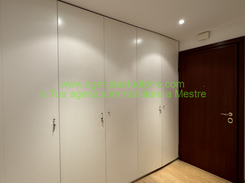 Immagine 18 di Appartamento in vendita  in via fogazzaro a Venezia