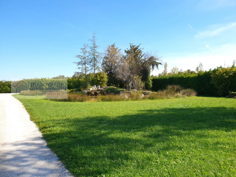 Immagine 2 di Villa in vendita  a Quinto Di Treviso