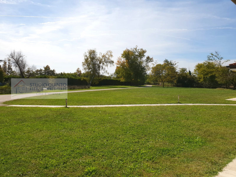 Immagine 5 di Villa in vendita  a Quinto Di Treviso