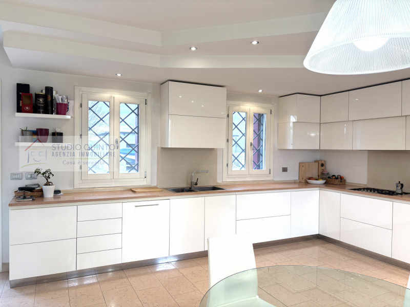 Immagine 9 di Villa in vendita  a Quinto Di Treviso