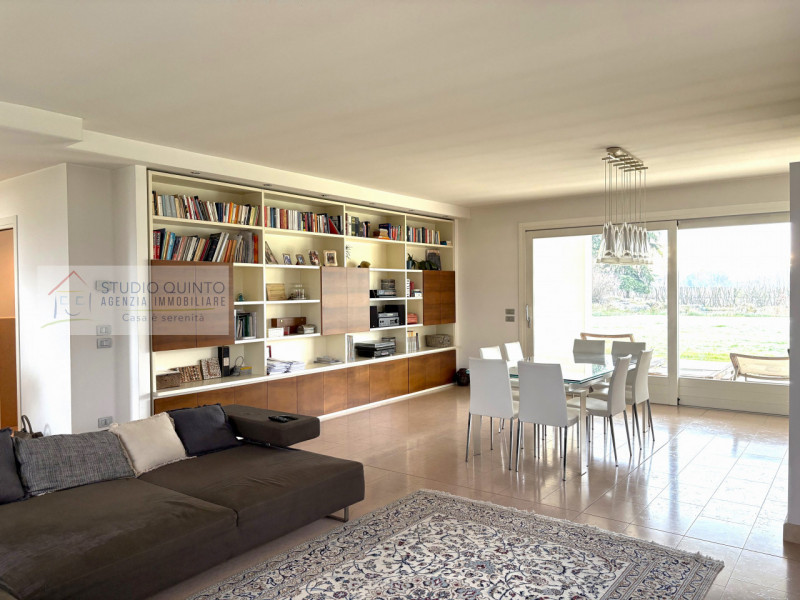 Immagine 14 di Villa in vendita  a Quinto Di Treviso