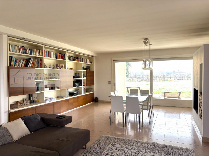 Immagine 15 di Villa in vendita  a Quinto Di Treviso