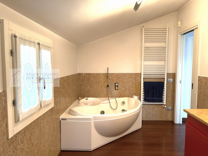 Immagine 31 di Villa in vendita  a Quinto Di Treviso