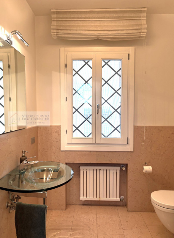 Immagine 39 di Villa in vendita  a Quinto Di Treviso