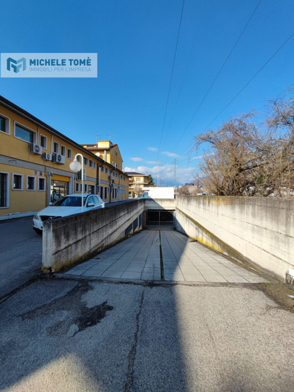 Immagine 6 di Ufficio in vendita  in via passo napoleone a Sant'ambrogio Di Valpolicella
