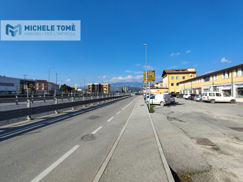 Immagine 9 di Ufficio in vendita  in via passo napoleone a Sant'ambrogio Di Valpolicella
