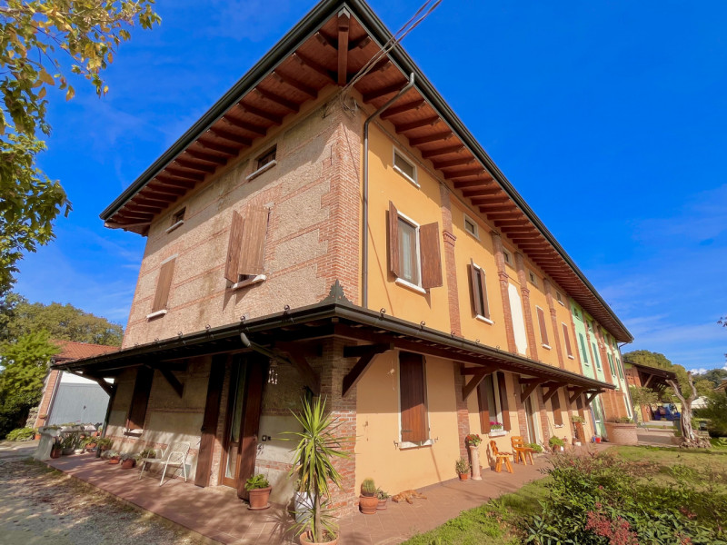 Immagine 1 di Appartamento in vendita  in via campagna a Calcinato