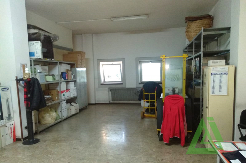 Immagine 3 di Laboratorio in vendita  a Riese Pio x