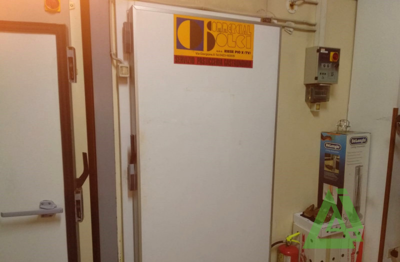 Immagine 4 di Laboratorio in vendita  a Riese Pio x