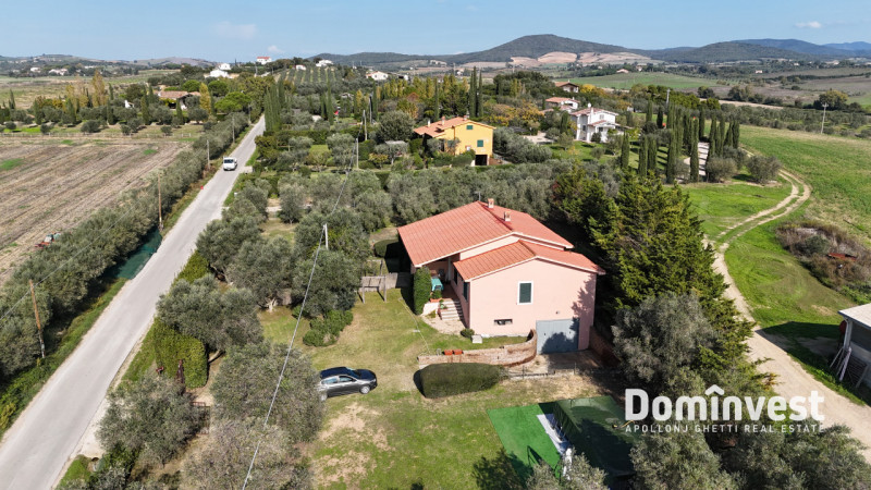 Immagine 3 di Villa in vendita  in Strada dell'Abbadia a Capalbio