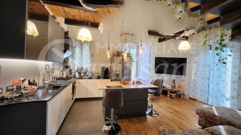 Immagine 1 di Appartamento in vendita  in via san biagio a petriolo 14 a Firenze