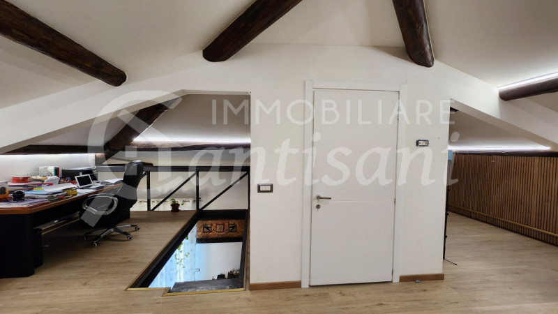 Immagine 17 di Appartamento in vendita  in via san biagio a petriolo 14 a Firenze