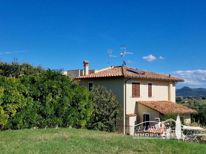 Immagine 1 di Appartamento in vendita  in via roma 152 a Castiglione Del Lago